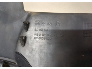 Решетка радиатора  Skoda Roomster 2006-2010          5J0853668A