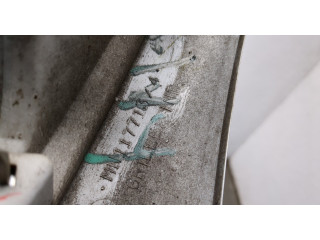 Решетка радиатора Mitsubishi Pajero / Montero 2000-2006