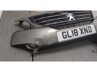 Бампер  Peugeot 5008 2017-2020 передний   