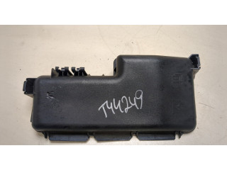 Крышка блока предохранителей Volvo XC70 2000-2007 30728133