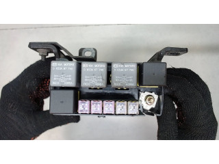 Блок предохранителей  KIA Carnival 2001-2006          2.9