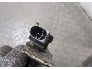 Форсунка топливная  Volkswagen Passat CC 2008-2012    0445116030     