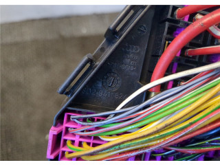 Блок предохранителей Skoda SuperB 2001-2008 8D2941824 2.5