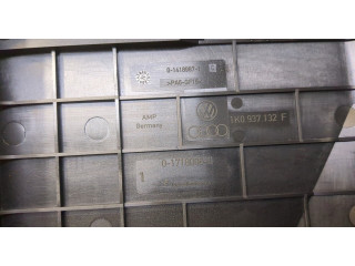 Крышка блока предохранителей Skoda SuperB 2008-2015 1K0937132F