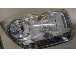 Фара передняя  KIA Venga правая 