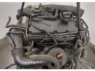 Форсунка топливная Volkswagen Touran 2003-2006 038130073AG