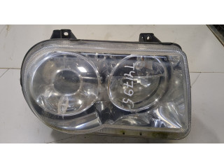 Фара передняя  Chrysler 300C 2004-2011 правая 