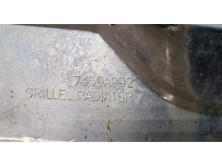 Решетка радиатора Mitsubishi Outlander 2012-2021 7450A638