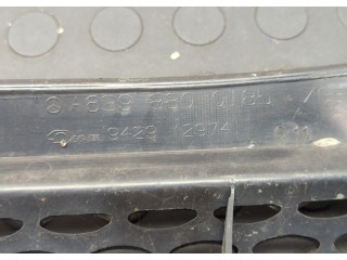 Решетка радиатора  Mercedes Vito W639 2003-2014          A6398800185