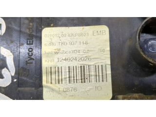 Блок предохранителей  Skoda Yeti 2009-2014      1k0937118    