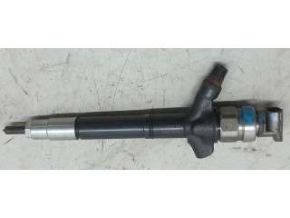 Форсунка топливная Toyota Corolla Verso 2004-2009 236700R020