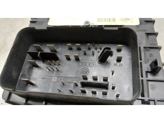 Блок предохранителей Volkswagen Caddy 2004-2015