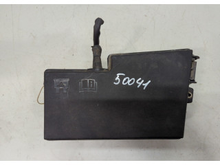 Блок предохранителей  Ford Focus 2 2008-2011      8M5T14K733ULA   