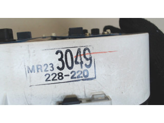 Панель приборов Mitsubishi Colt 1996-2004 MR239049 1.3 Бензин