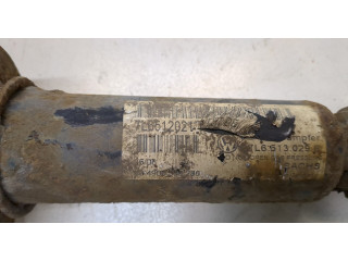 Стойка амортизатора  Volkswagen Touareg 2002-2007      