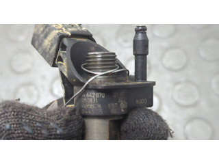 Форсунка топливная  Mercedes E W211 2002-2009    A6420700587, A6420701387     