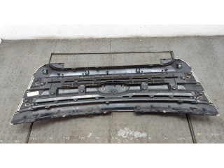 Решетка радиатора  Ford Explorer 2010-2015          