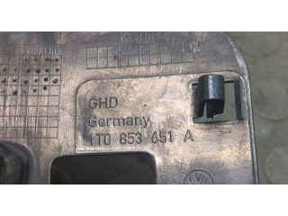 Решетка радиатора  Volkswagen Touran 2003-2006          1.9 