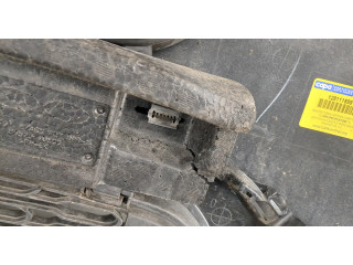 Решетка радиатора  KIA Sorento XM 2009-2021          863501U500, 863501U700