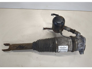 Стойка амортизатора  Audi A8 (D3) 2005-2007 4E0616001F       дизель