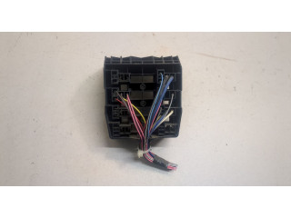 Блок реле Toyota Corolla E15 2006-2013 8273002890