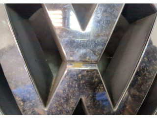 Решетка радиатора  Volkswagen Passat 5 2000-2005          3B0853651L