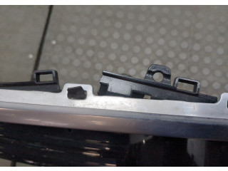 Решетка радиатора Audi Q3 2011-2018 8U0853651AA