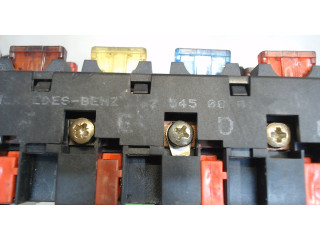 Блок предохранителей  Mercedes C W202 1993-2000      A025450801     2