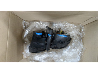 Фара передняя  Jaguar X-type правая 