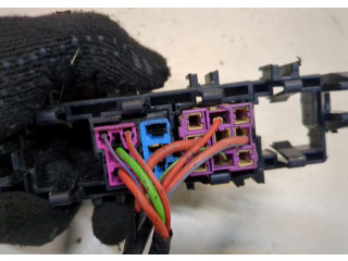 Pojistková skříňka Блок реле Audi A6 (C6) 2005-2011