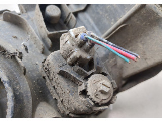 Фара передняя Mitsubishi Montero Sport / Pajero Sport 1996-2008 правая