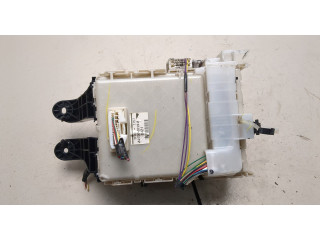 Блок предохранителей  Toyota Corolla E15 2006-2013      8273002210   