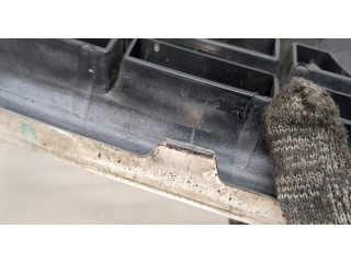 Решетка радиатора  Fiat Doblo 2005-2010          735395576