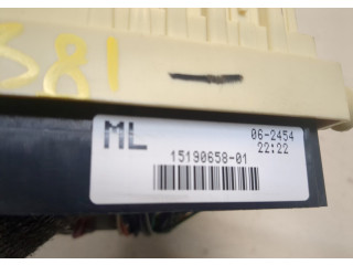 Блок предохранителей  Cadillac Escalade 2 2000-2006      15190658   