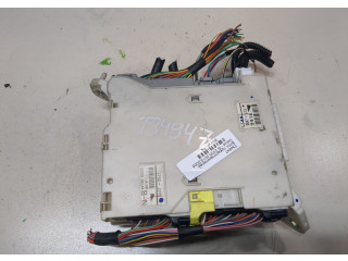 Блок предохранителей Lexus IS 2005-2013 8273053120, 8273053020 2.2