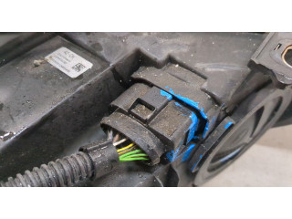 Фара передняя Audi Q3 2011-2018 левая