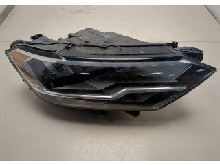 Фара передняя  Volkswagen Jetta 7 2018-2025 правая 