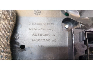 Панель приборов Volkswagen Caddy 2004-2010