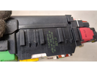 Блок предохранителей  Peugeot 5008 2017-2020      9665492680   