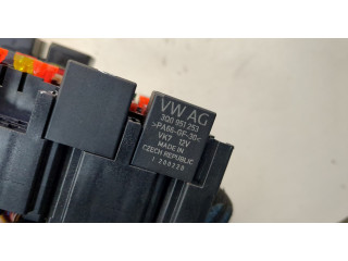 Блок предохранителей Volkswagen Jetta 7 2018-2025 5Q0937615C