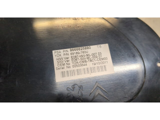 Панель приборов  Peugeot 5008 2009-2016           1.6  Дизель