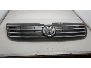 Решетка радиатора  Volkswagen Passat 7 2010-2015 Европа          3AA853651D