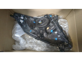 Фара передняя  Toyota Prius 2003-2009 правая 