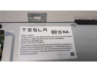Блок управления бортовым компьютером Tesla Model Y