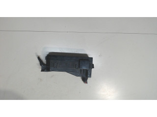 Блок реле  Mazda Tribute 2001-2007          3