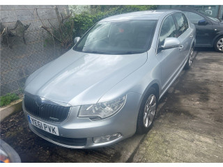 Стойка амортизатора Skoda SuperB 2008-2015 3C0413031N, 3C0411105N 1.6 дизель
