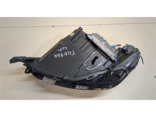 Фара передняя Peugeot 2008 2019-2023 правая