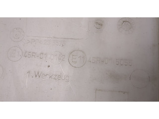 Бачок омывателя BMW 3 E90, E91, E92, E93 2005-2012