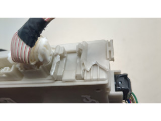 Блок предохранителей Lexus GS 2005-2012 8267030250