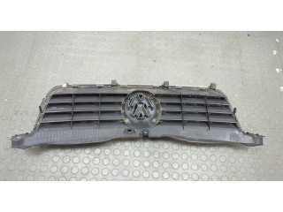 Решетка радиатора Volkswagen Passat 5 2000-2005